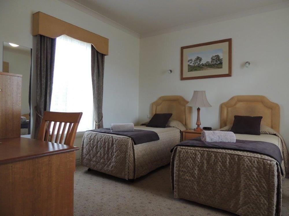 Riverview At Motel